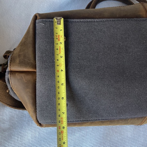 DUFFEL Travel Sports Bag Brown Gray Canvas Leather Multiple Zipper Pockets - Picture 9 of 10